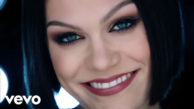 คอร์ดเพลง Flashlight - Jessie J